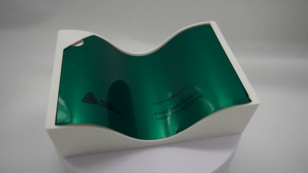 Avery Dennison Pearl Dark Green car wrap